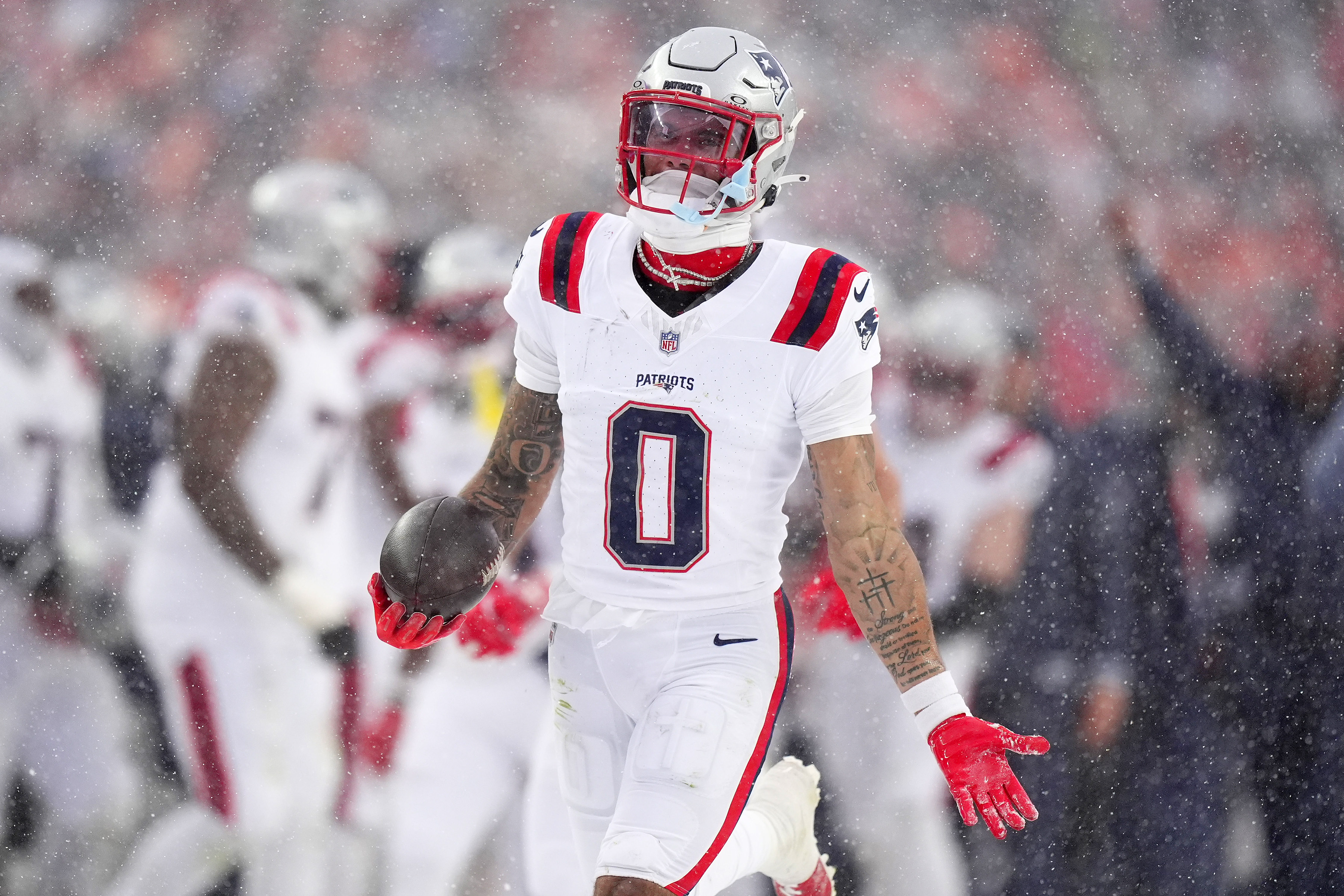 Patriots rule out multiple starters, including Christian Gonzalez ...