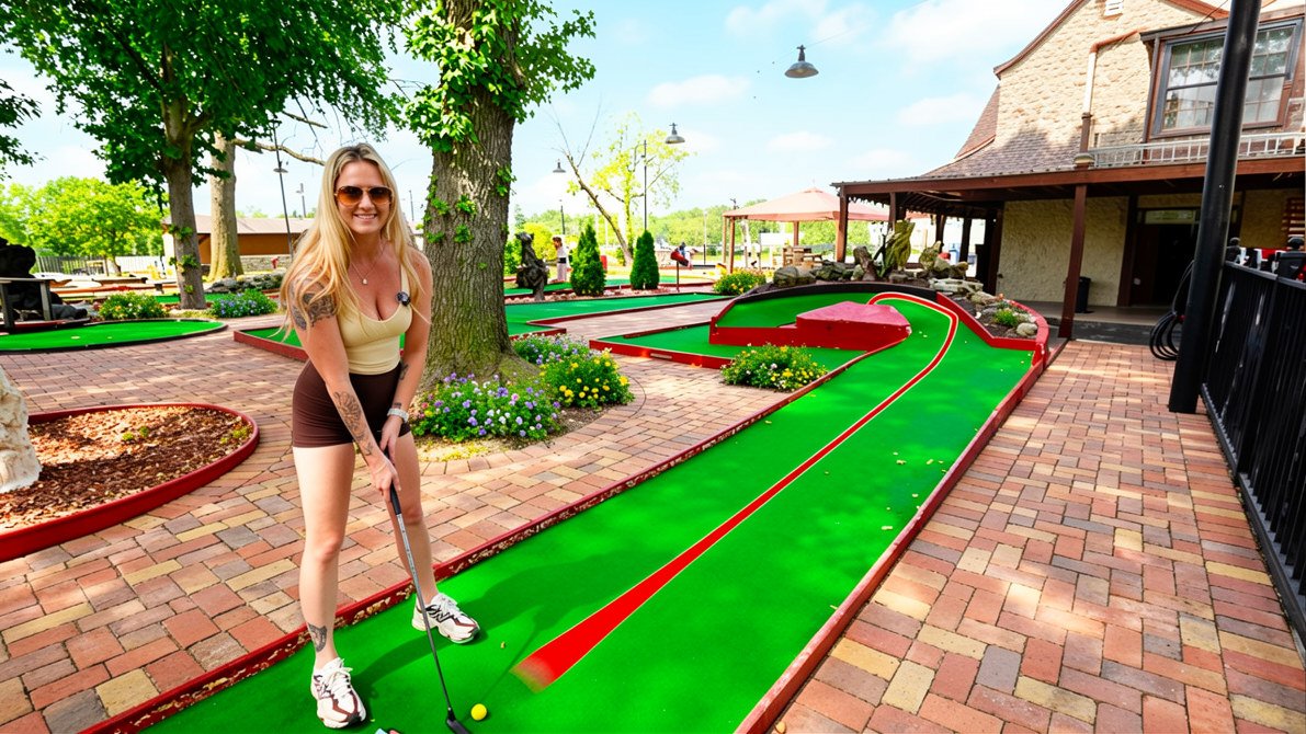 Old school mini golf course tour