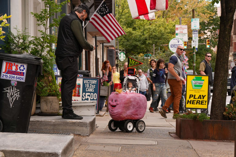 Orifice the Awebot is Philly’s magical response to Uber Eats robots