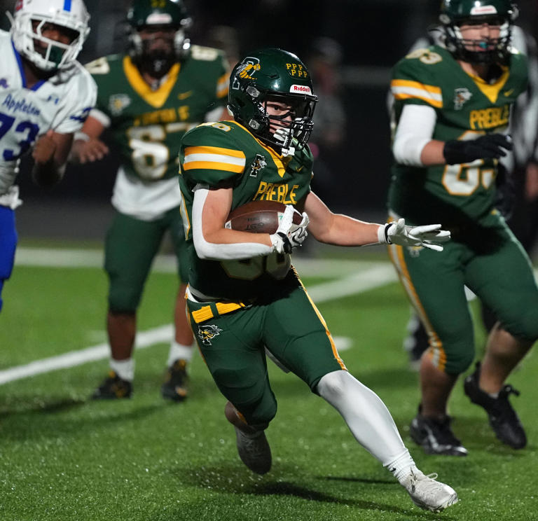 Lowe, VanPay lead best Week 7 Green Bay-area football performers