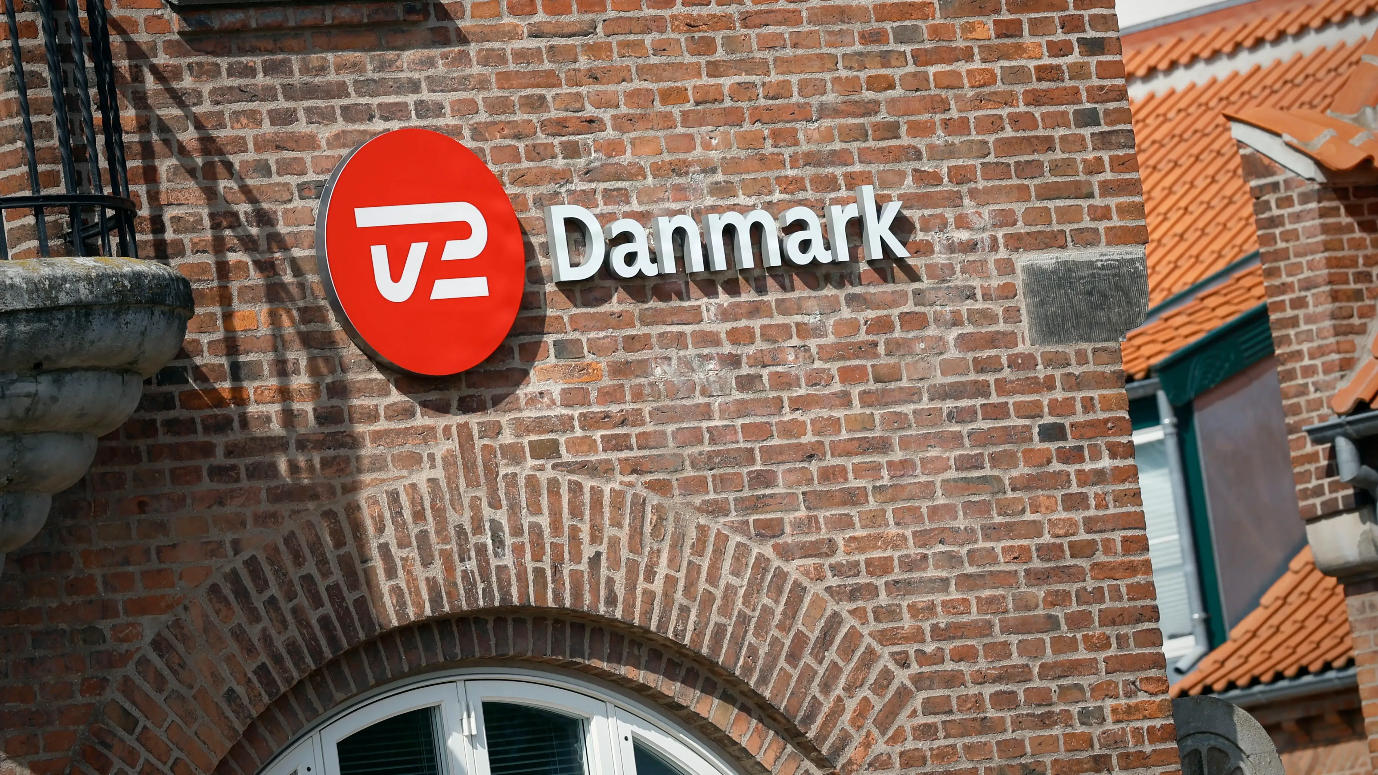 Drama i Odense: Brosten kastet mod TV 2