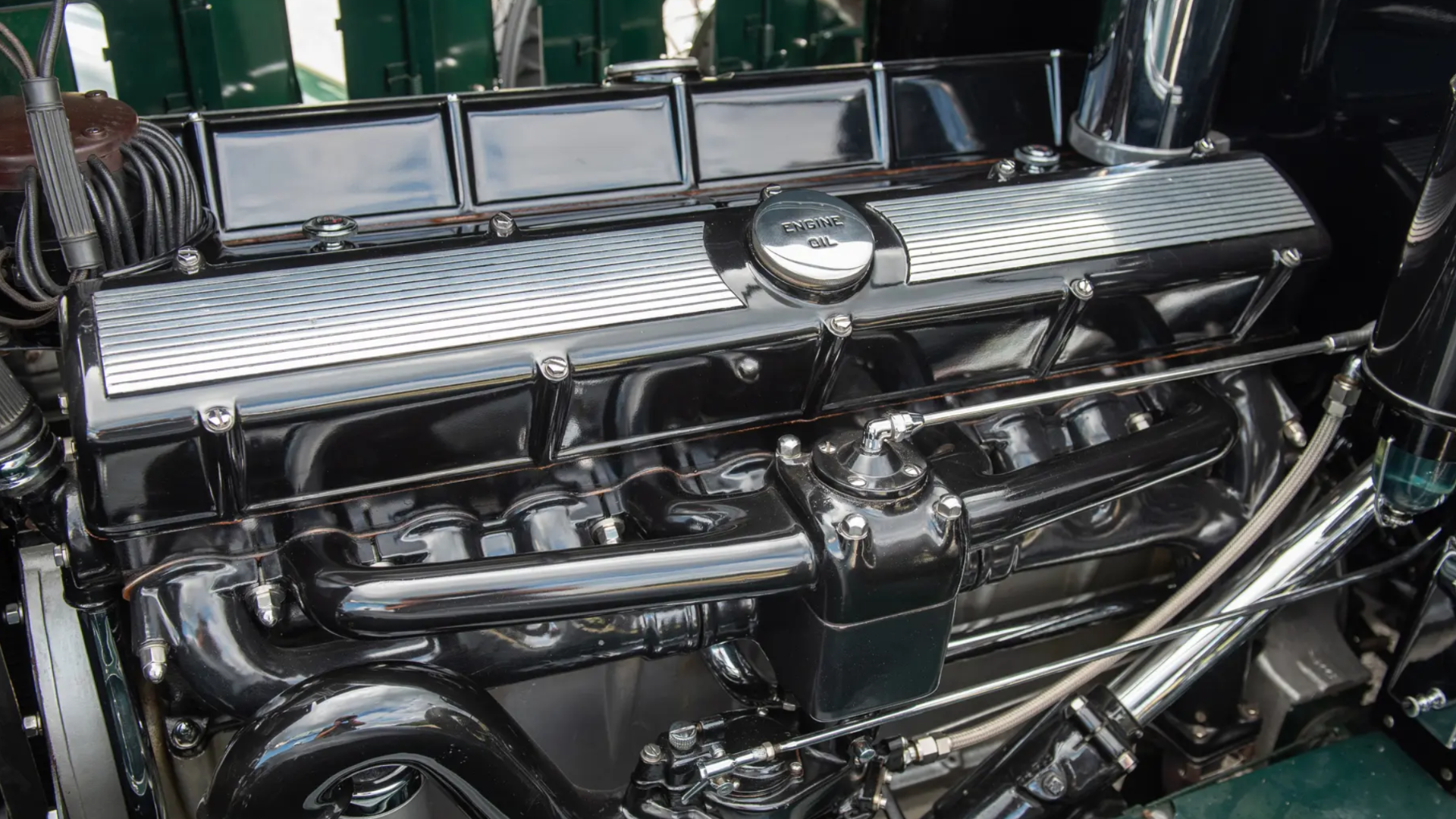 300 lb-ft at 400 rpm - Cadillac's 7.4-liter V16 engine was a torque monster