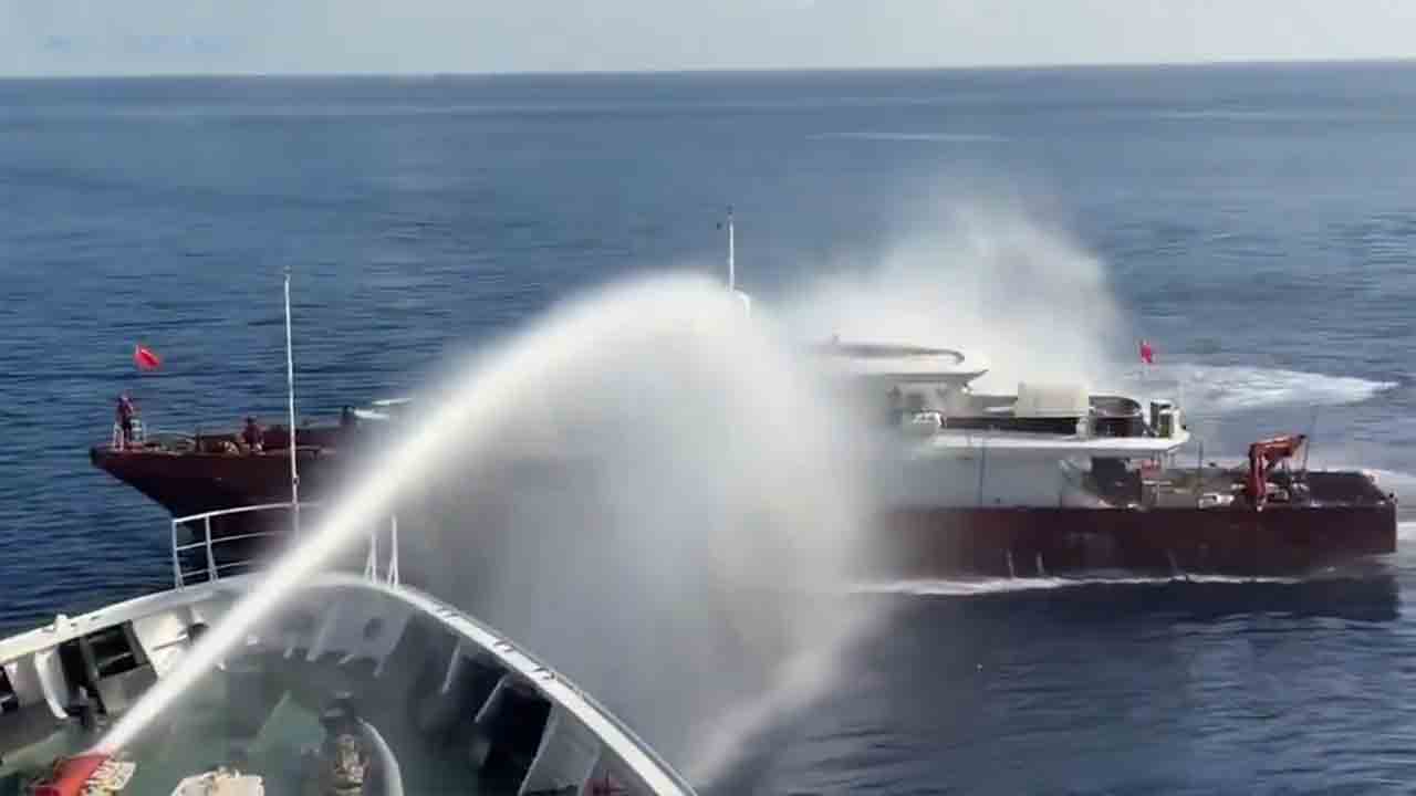 Taiwan Coast Guard uses water cannon against Chinese fishing boat near ...