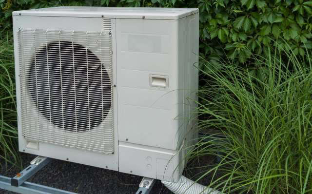 Scotland homeowner eyes £7,500 heat pump grant, wonders if low gas use ...