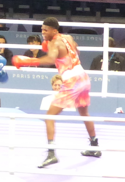 Omari Jones beats Alan Sanchez by TKO in round 2 at Matchroom Boxing ...
