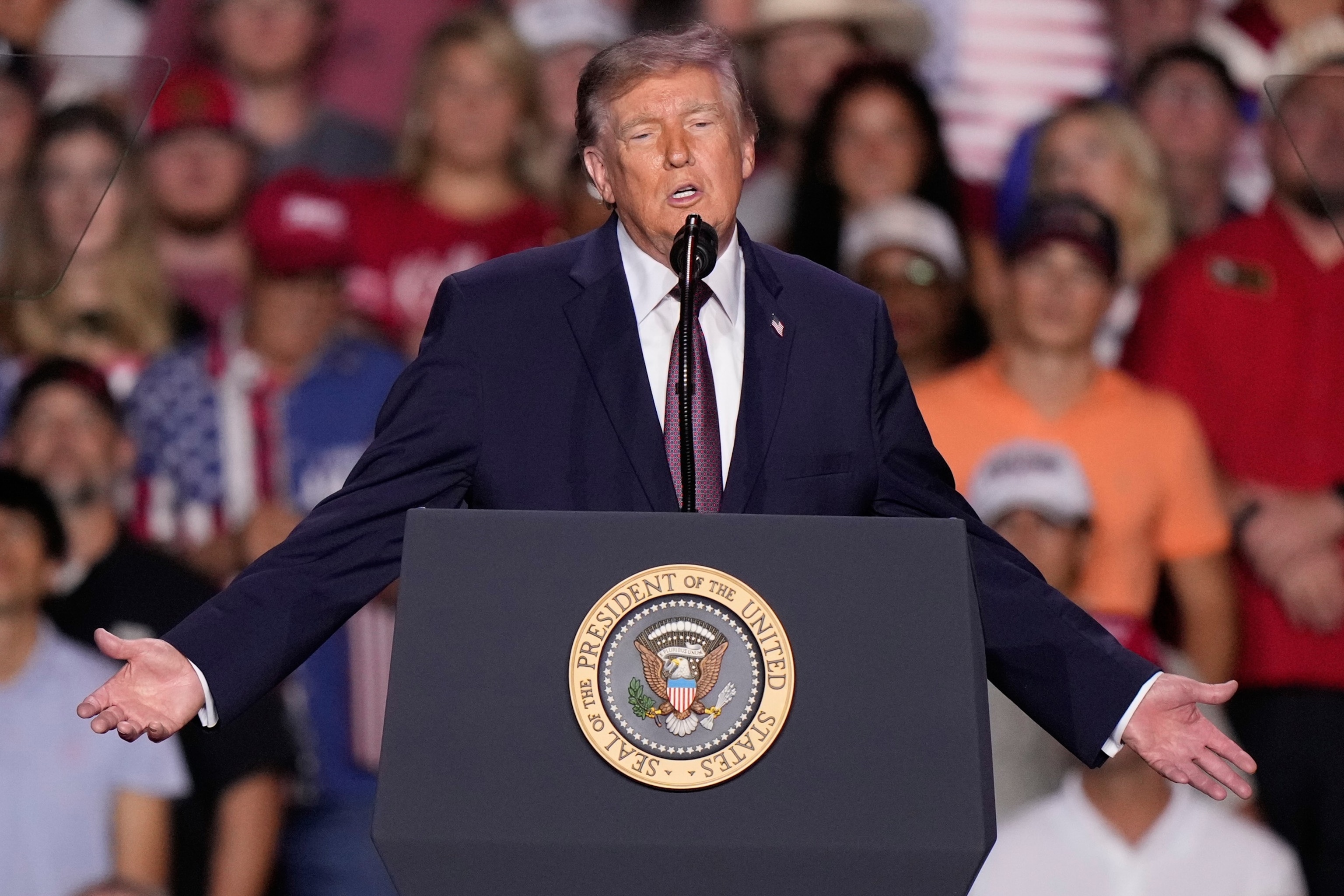 Trump rallies in deep-red Alabama to thank loyal voters as GOP eyes key ...