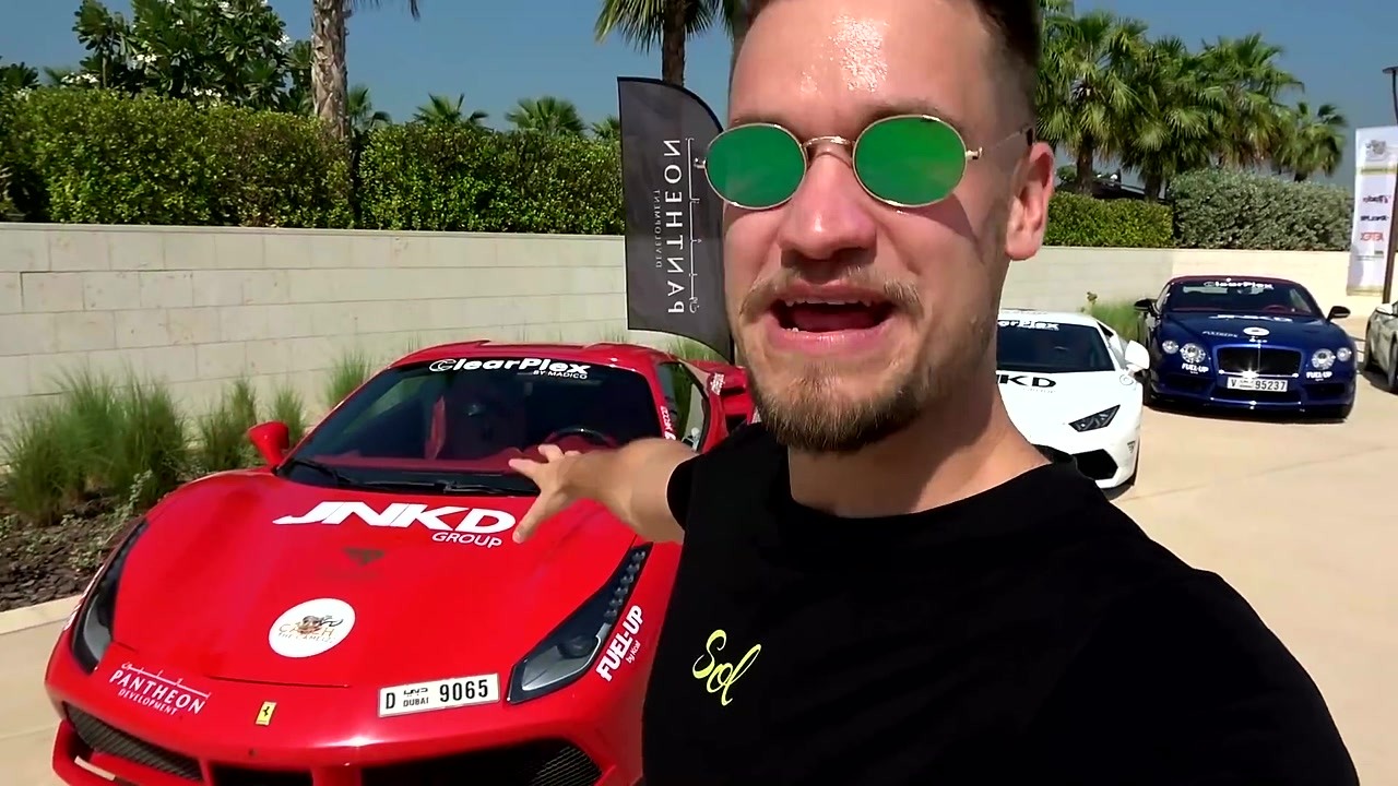Racing a Ferrari 488 against a Lamborghini Huracan in Dubai