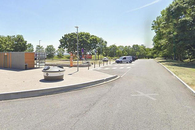 Man is found shot dead in British van carrying 10 illegal migrants at ...