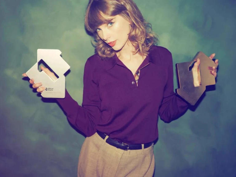 Taylor Swift new curly hairstyle sparks Travis Kelce, 1989 and ...
