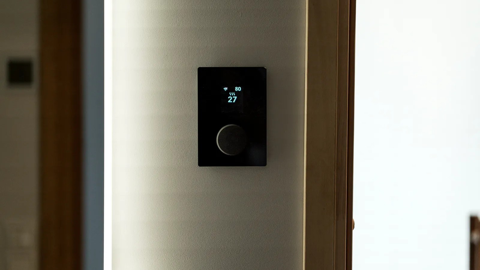 LED bulbs on old dimmer switches: Why they buzz or flicker and how to ...
