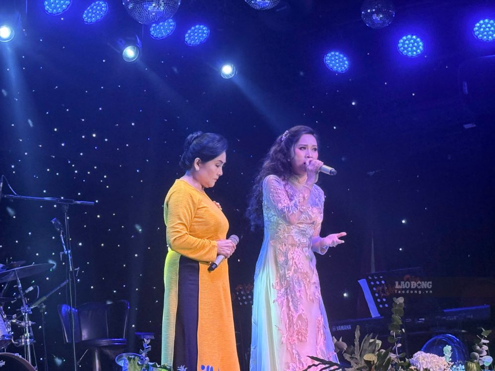 Hồng Phượng tiết lộ gia đình có truyền thống dặn dò, 3 thế hệ cùng đứng trên sân khấu