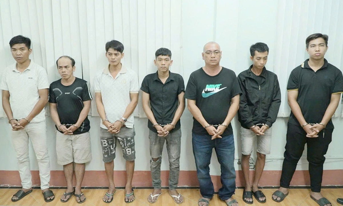 Thêm 7 người bị khởi tố trong vụ khiêng quan tài nhảy múa trên đường