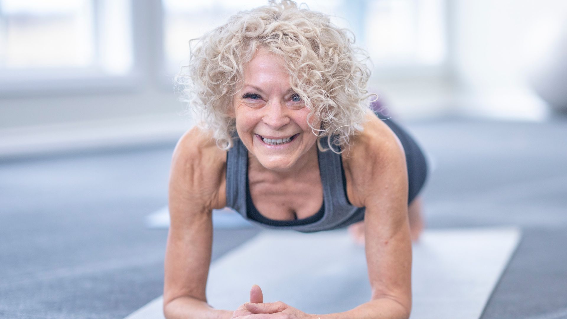Bookmark this five-minute workout recommended by a Pilates instructor ...