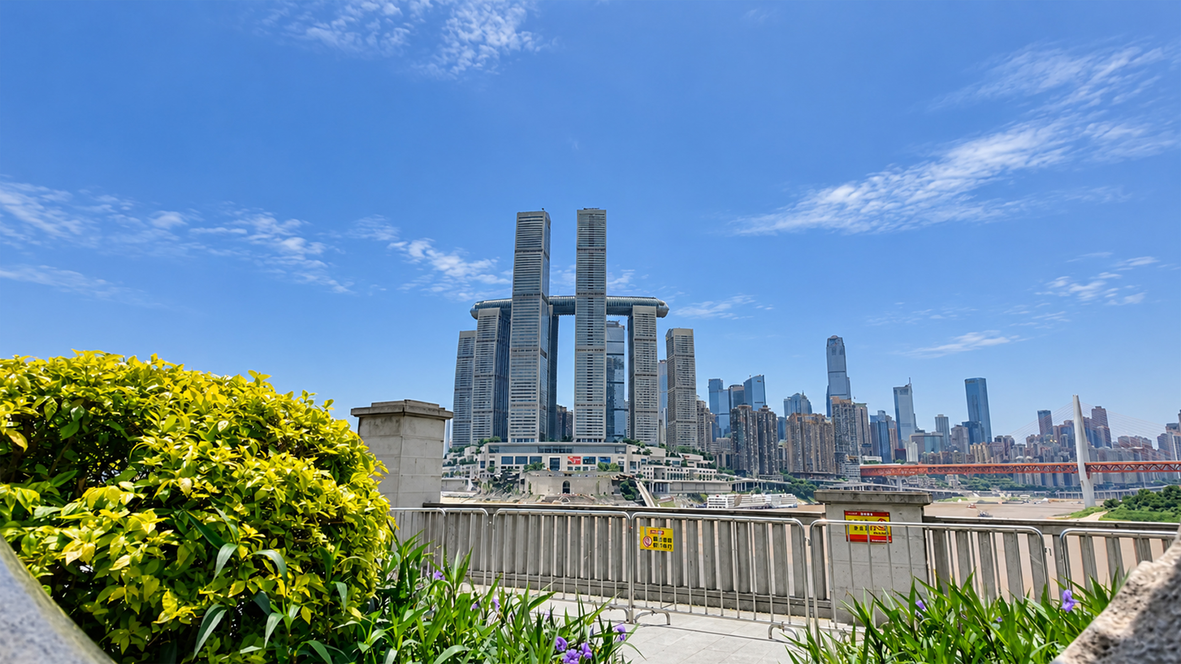 Explorando el imponente skyline de Chongqing desde el otro lado del río