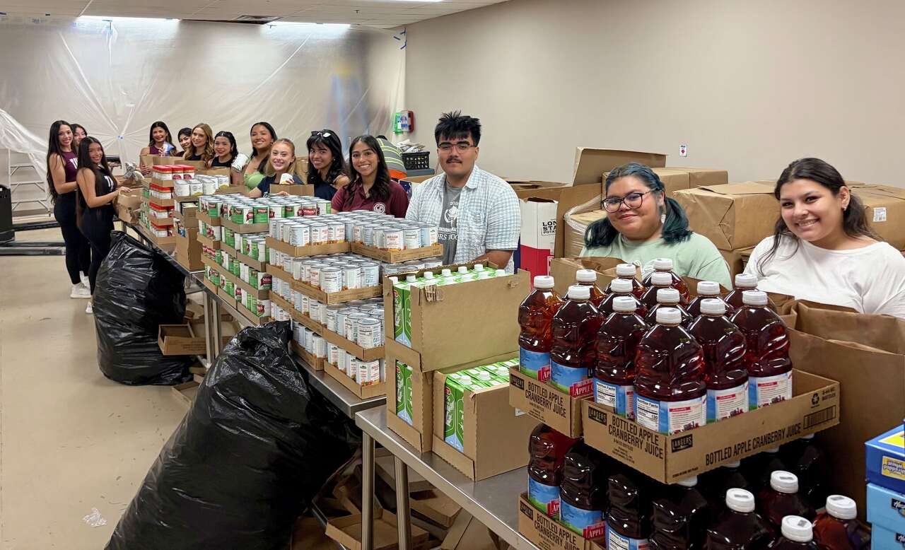 TAMIU students volunteer at South Texas Food Bank for Hunger Action Month
