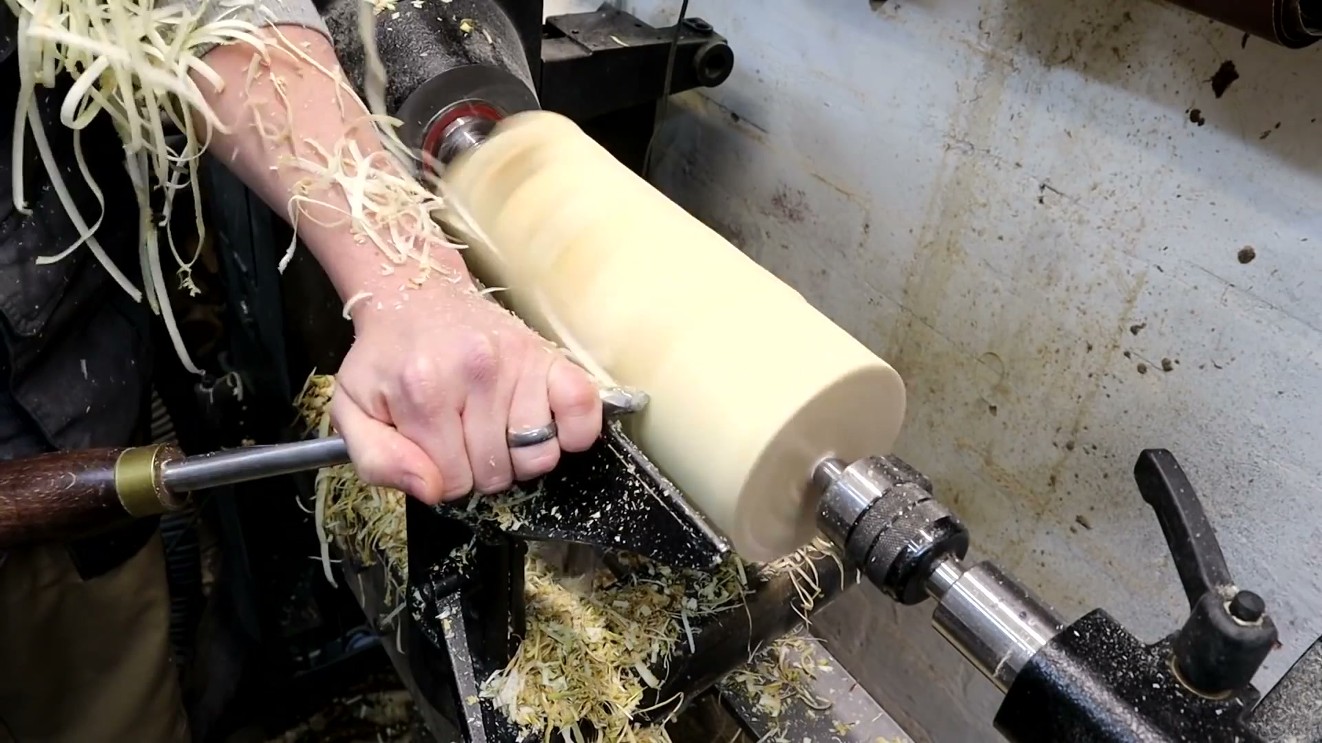 Watch me turn a silver birch log into a water bottle