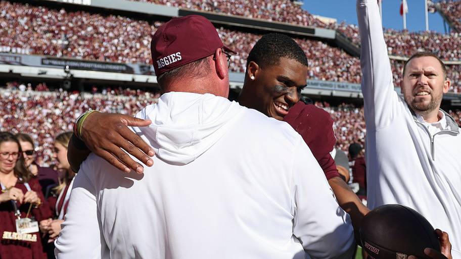Mike Elko refuses to turn his back on Marcel Reed amid Texas A&M's ...