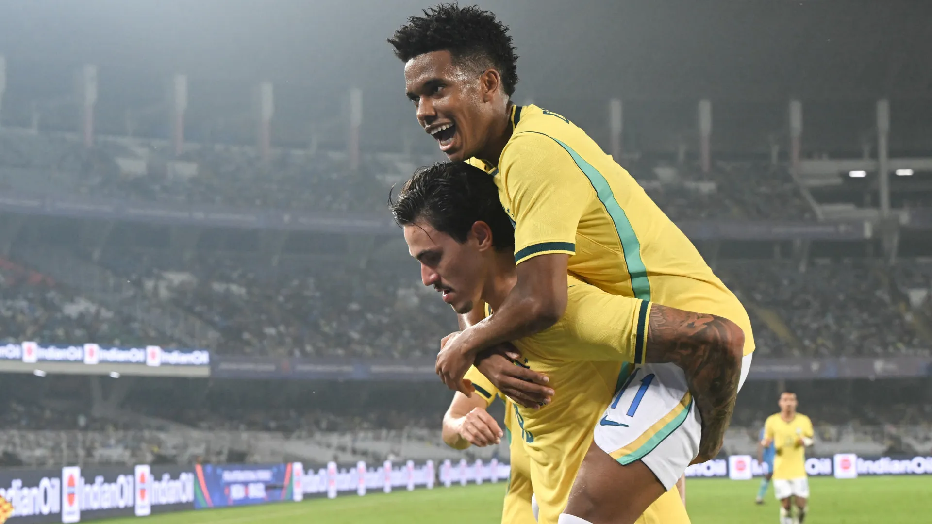 Brasil bate Índia em jogo inédito, mas apanha sustos pelo caminho