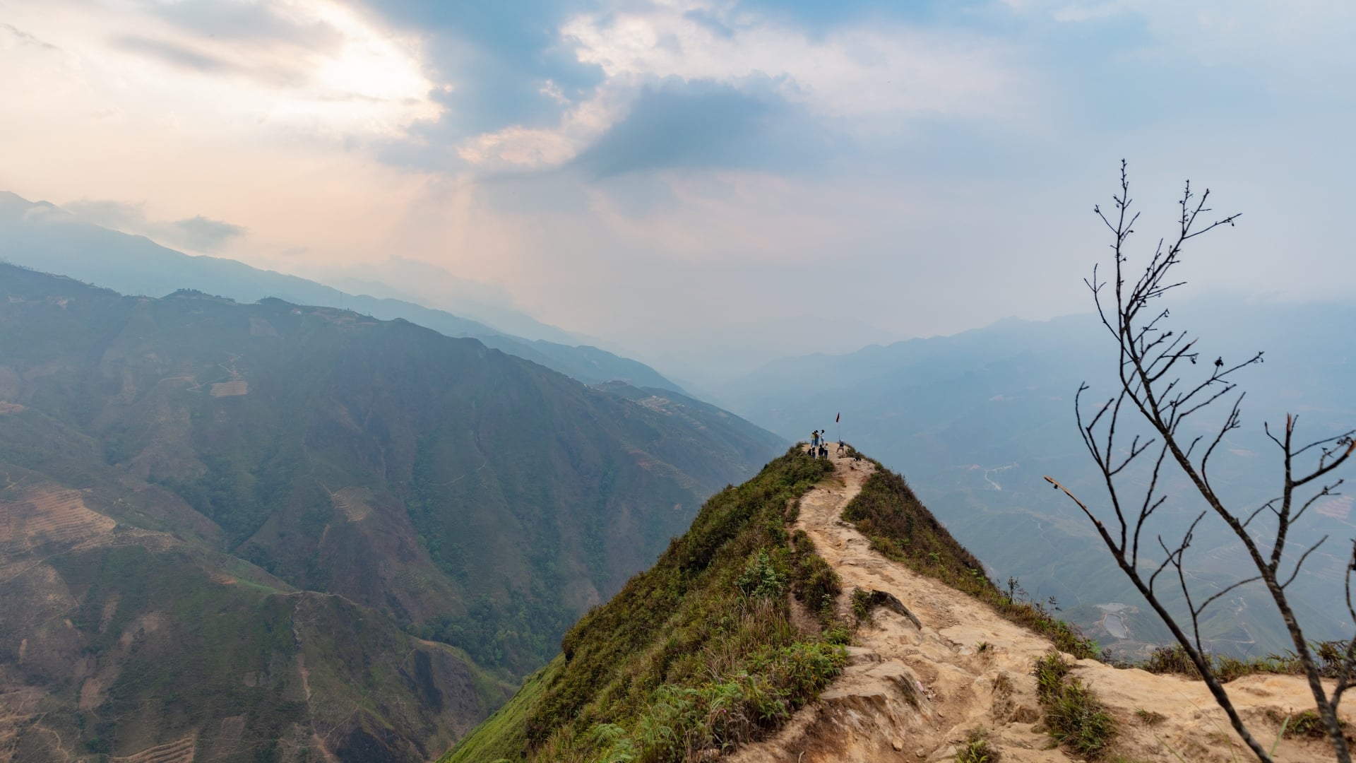 This spectacular sea of clouds in Vietnam has just been named Asia’s ...