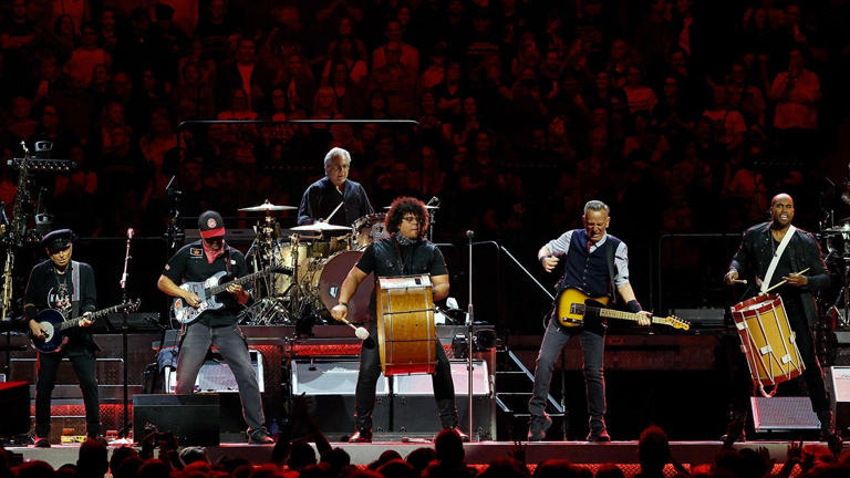Springsteen, other stars share stage with hardcore leftist groups at ...