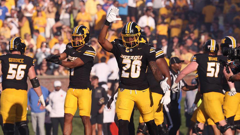 Roberts, Simmons explode in Mizzou's dominant win over No. 8 Florida