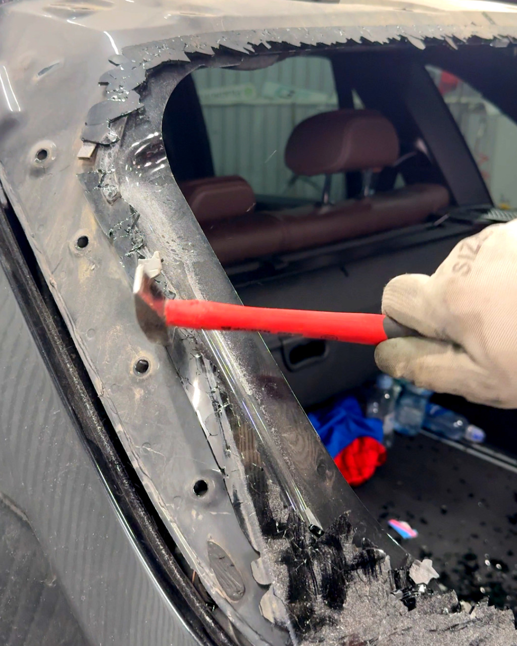 Broken car rear window replacement ASMR! 🚙🔊