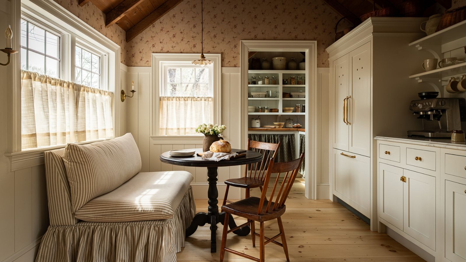 The small kitchen trend that proves even the tiniest schemes have space ...