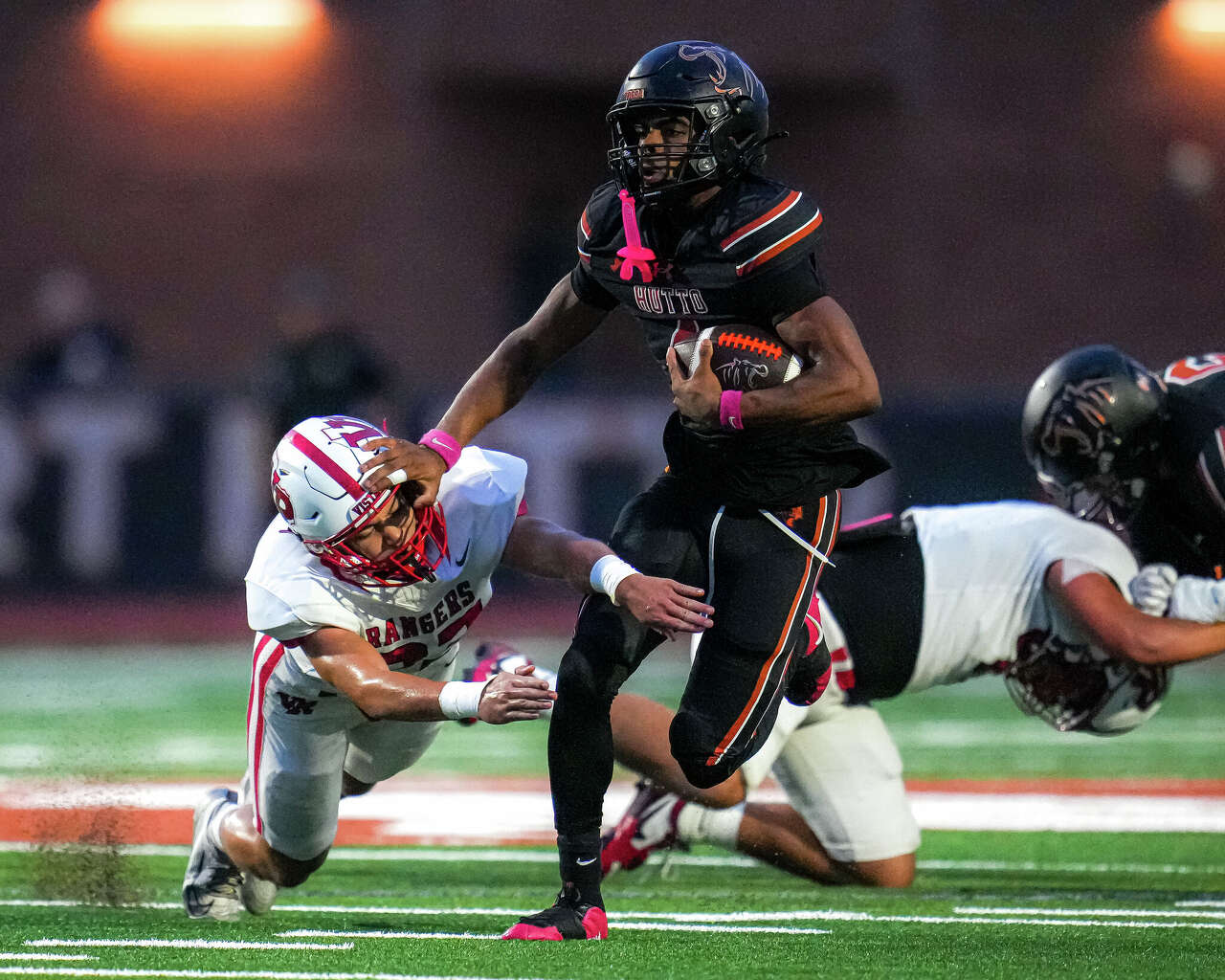 Hutto QB, WR break single-game records in Hippos' convincing win over ...