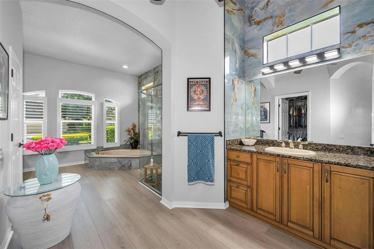 Real estate spotlight: Deluxe Florida golf resort living under seven ...