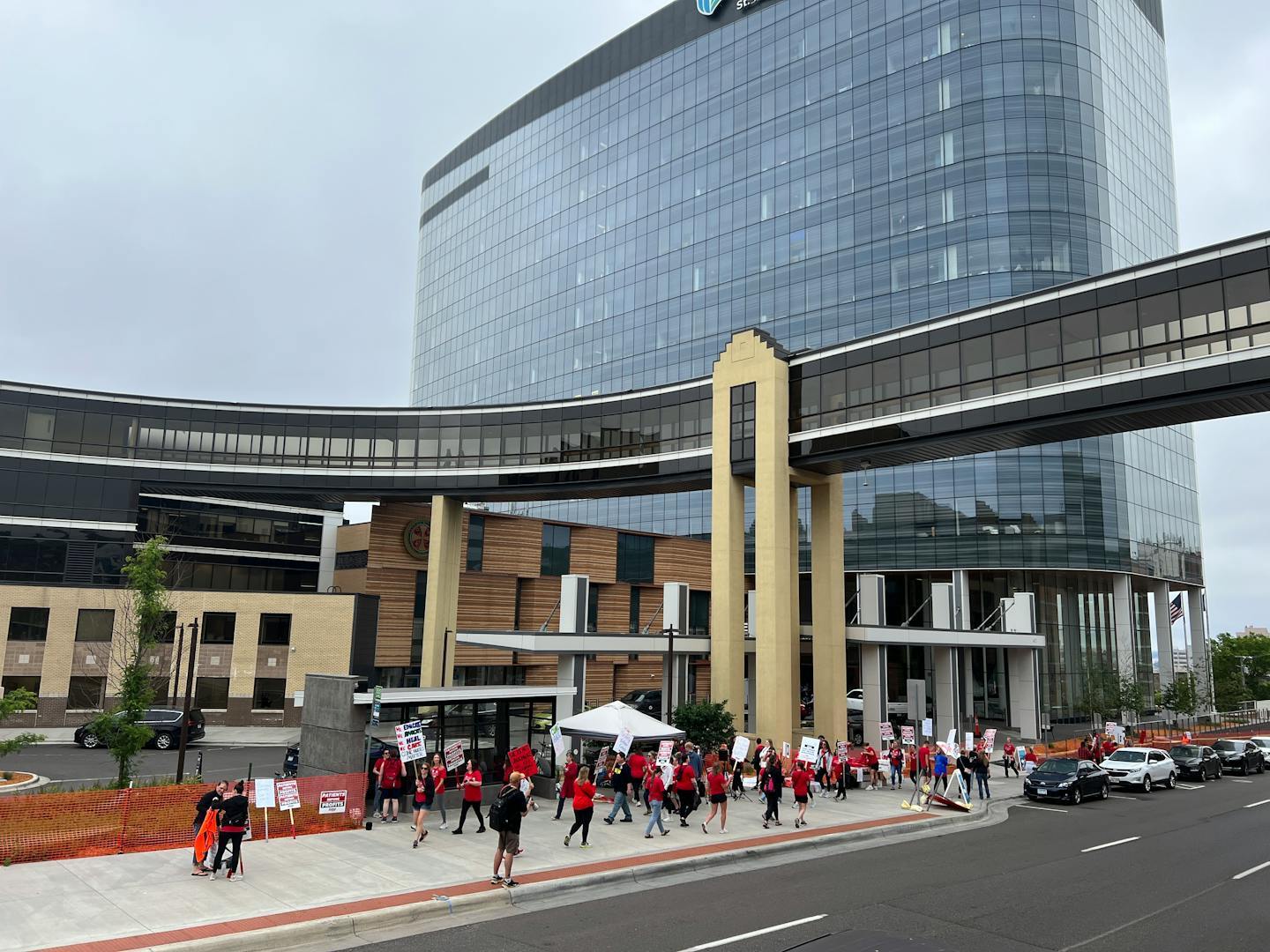 Minnesota hospitals chase strength through size