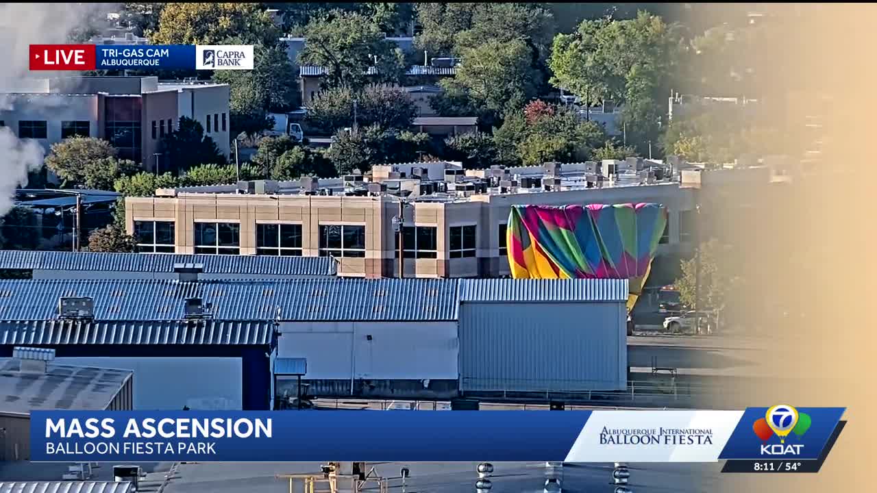 Balloon crashes into a powerline near Balloon Fiesta Park