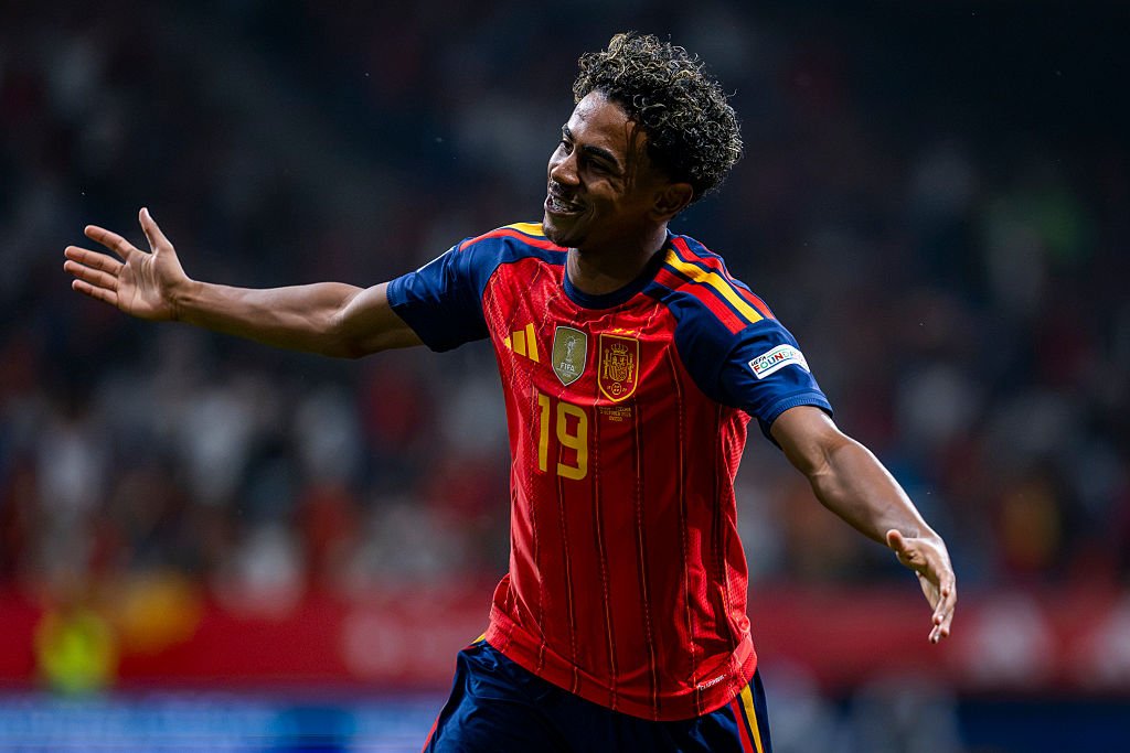 Spain maintain perfect start with win over Czech Republic