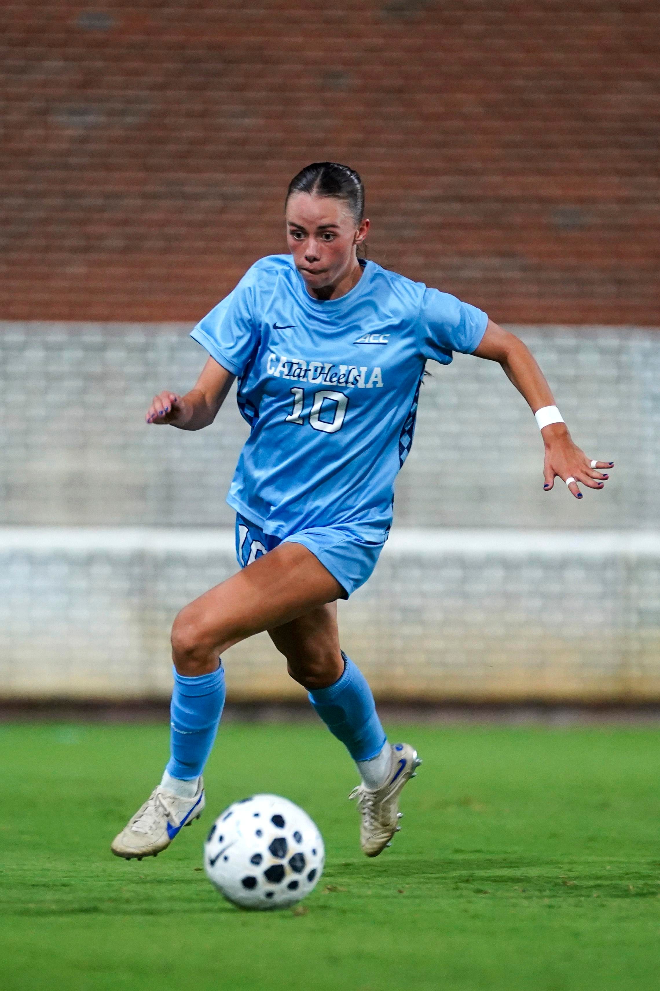 #1 UNC women's soccer extends its win streak to 8 with a win over #12 Notre Dame