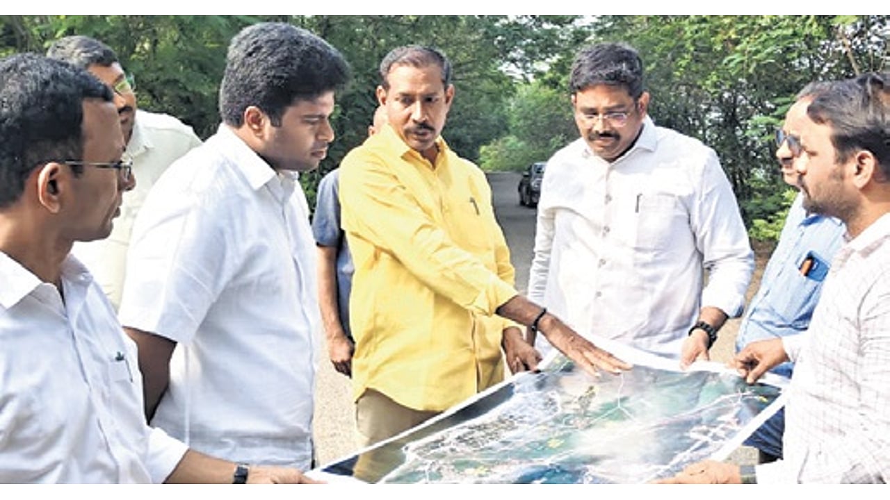 TDP chief Palla moots 800-acre IT hub, bridge in AP's Yarada, says govt ...