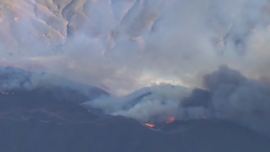 Evacuation orders lifted, LA County firefighters gain control of 1,048 ...