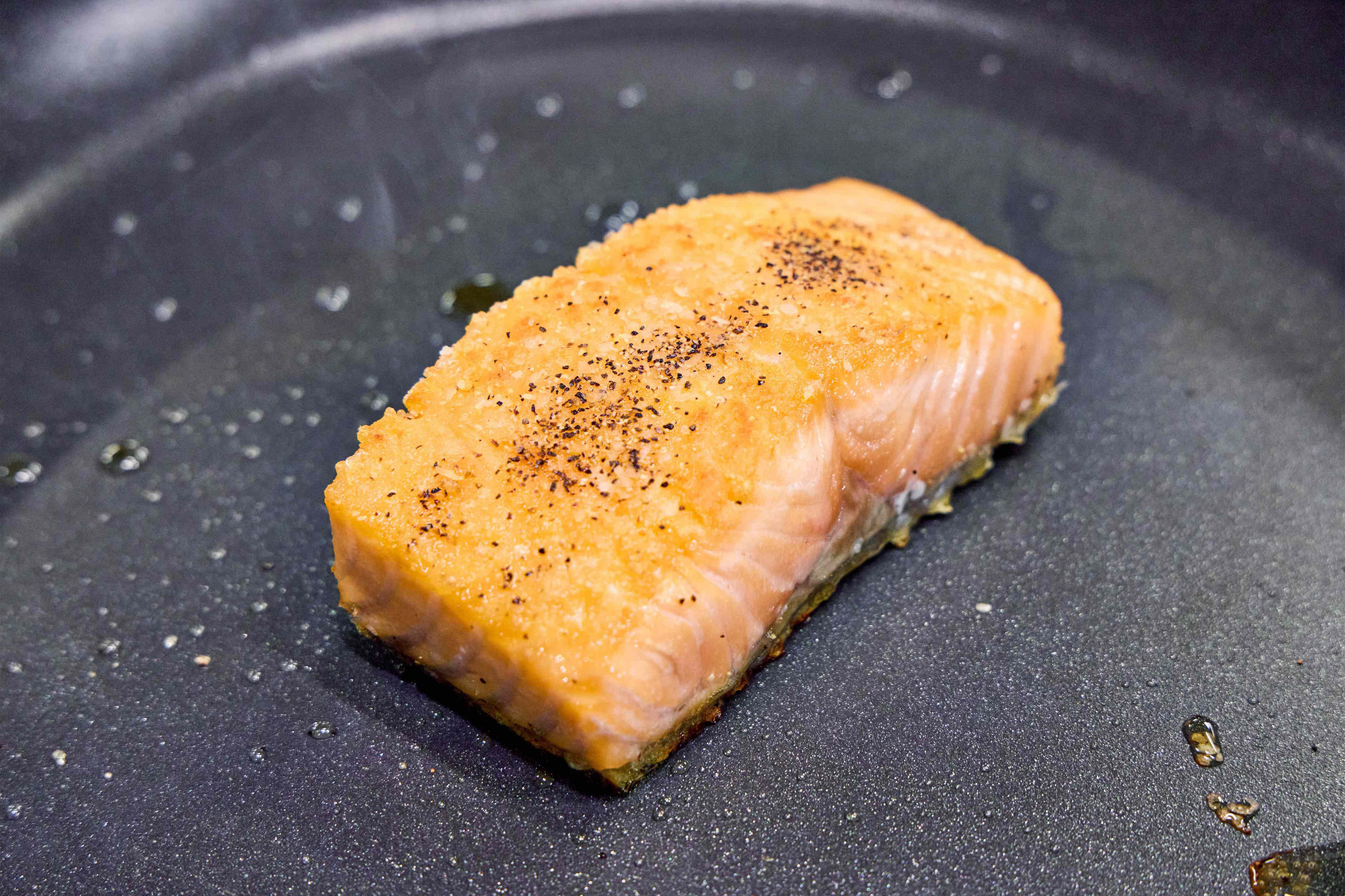 This amazing nonstick pan ensures salmon gets tender with crispy skin ...