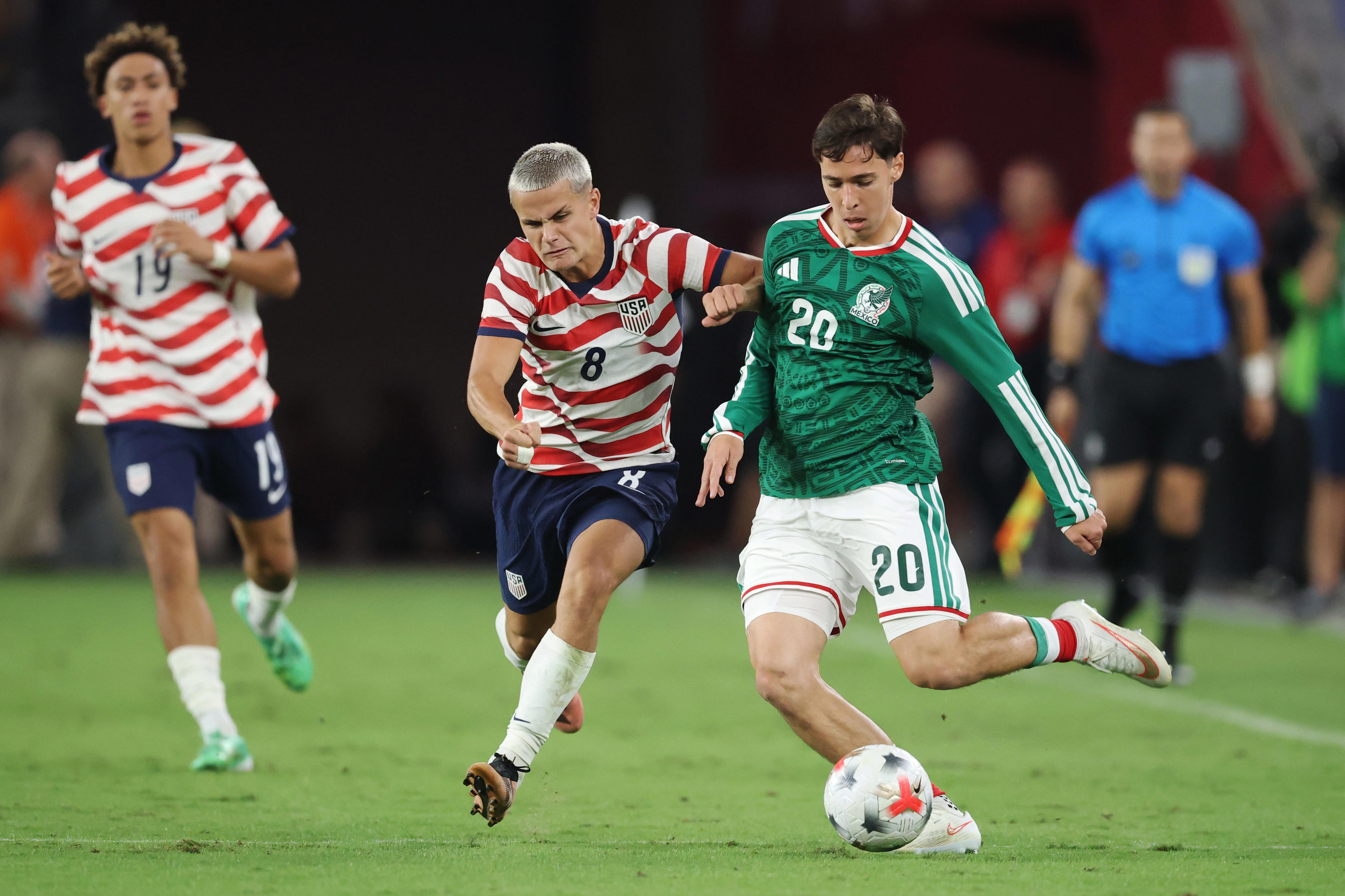 Mexico's Mateo Chavez shown red card for slapping USMNT's Sebastian ...
