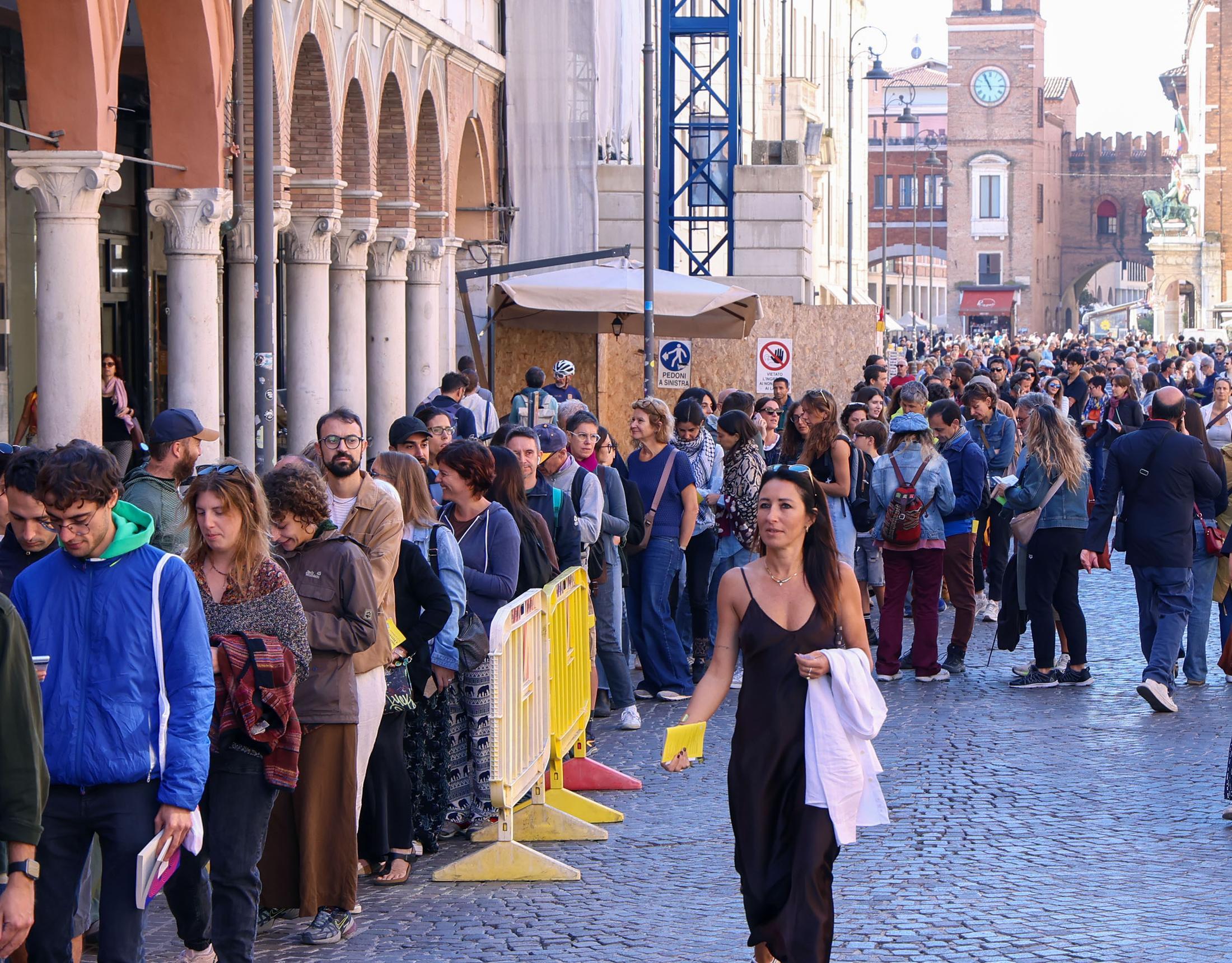 Zerocalcare, Armstrong e Lea Ypi. Ultima giornata di Internazionale