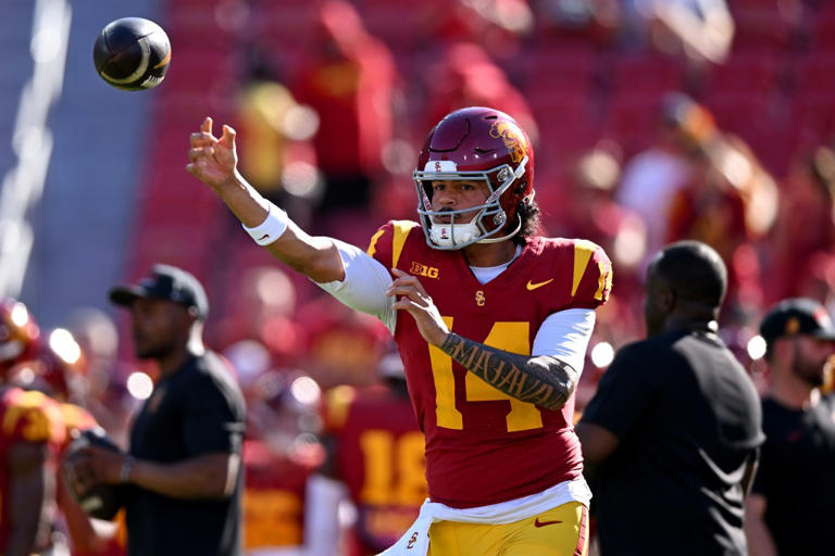 USC fans reach breaking point with 'Fire Lincoln' chants emerging in ...