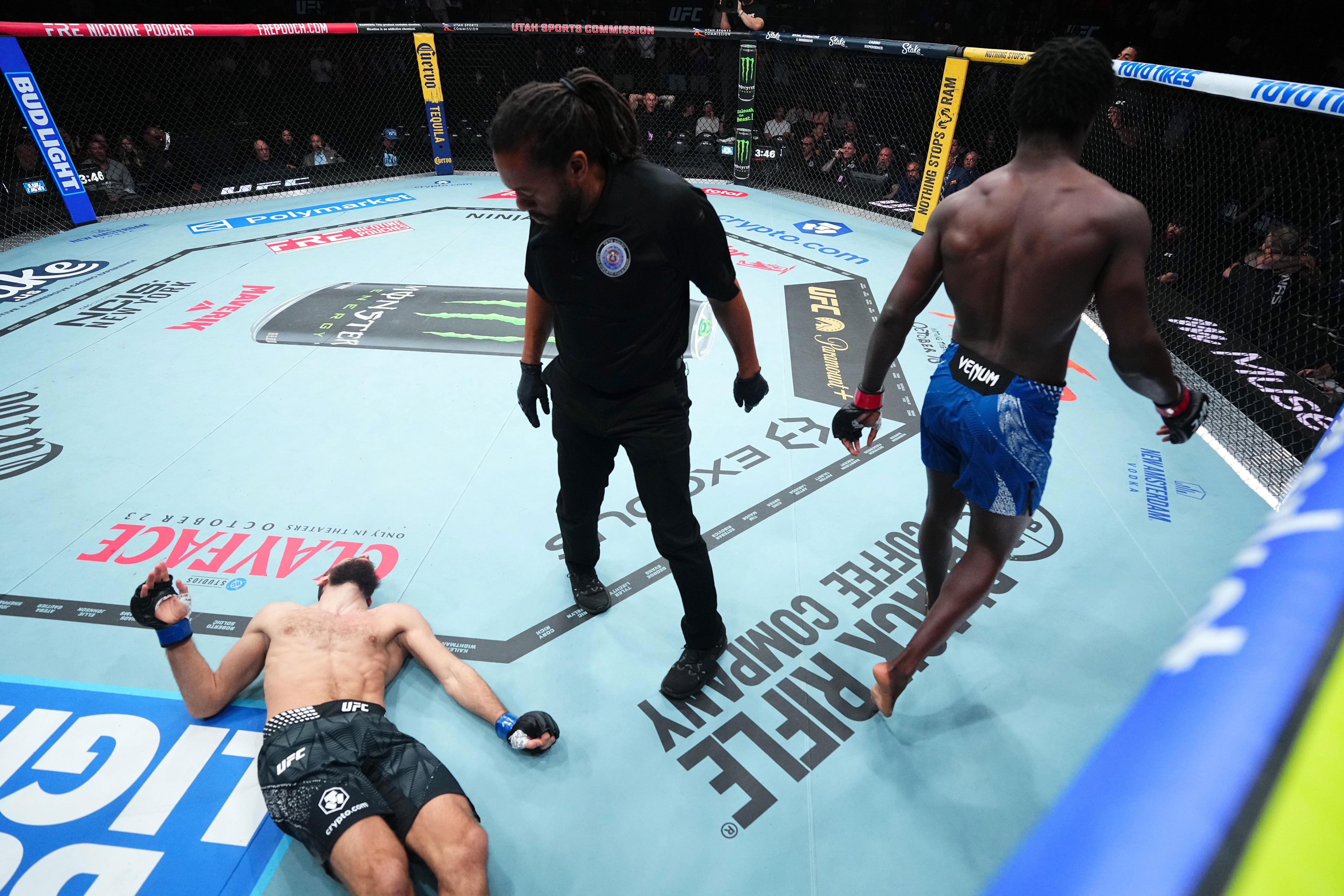 Highlights! Damian Pinas sends Andrey Pulyaev to the shadow realm with ...