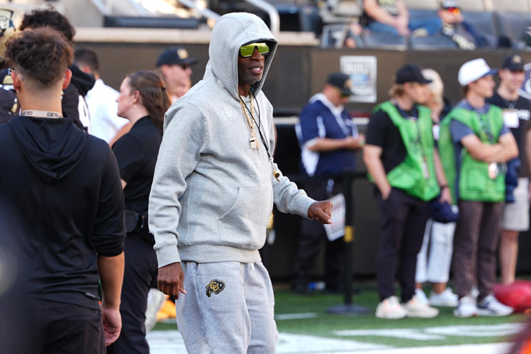 Isaac Wilson struggles as Colorado’s quarterback woes deepen in a 29-7 ...