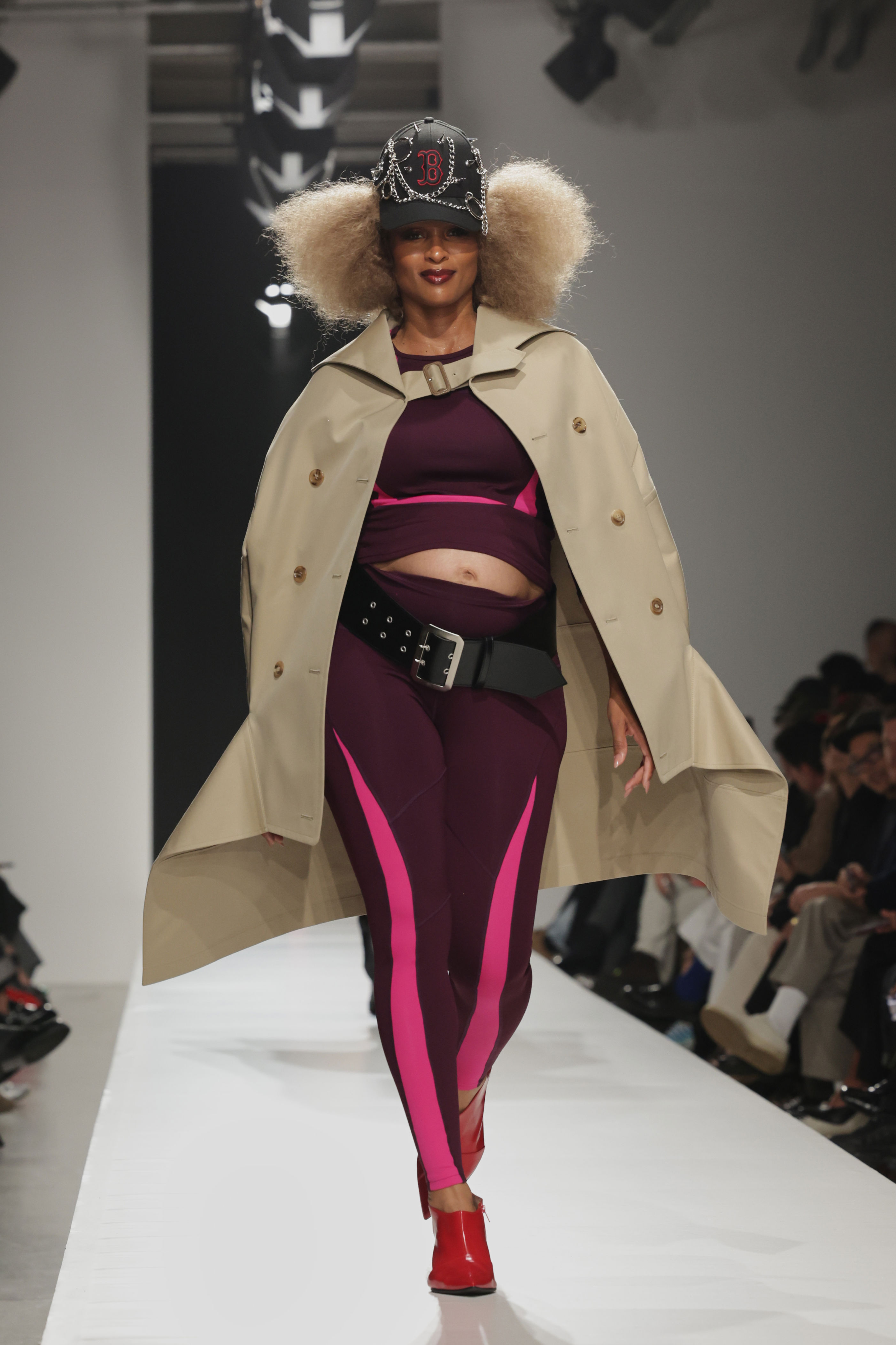 Pregnant Ciara bares growing baby bump while strutting Paris Fashion ...
