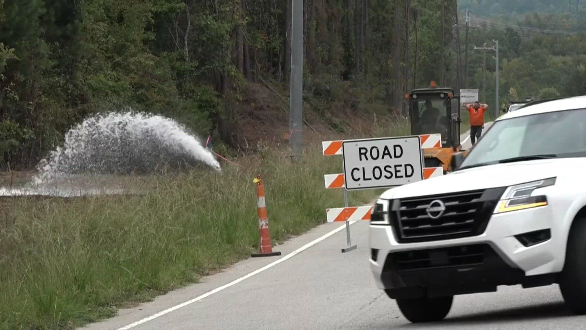 Water main break temporarily closes part of Corley Mill Road near River ...