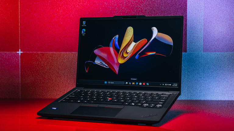 Lenovo ThinkPad T14 Gen 7 review: The classic fleet laptop treads water