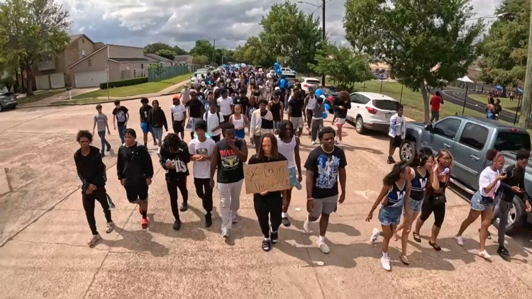 Family, friends of 17-year-old shooting victim march in SW Houston to speak out against gun violence