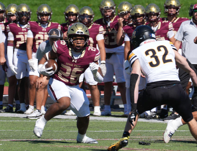 Iona Prep football blows out St. Anthony's, 49-0