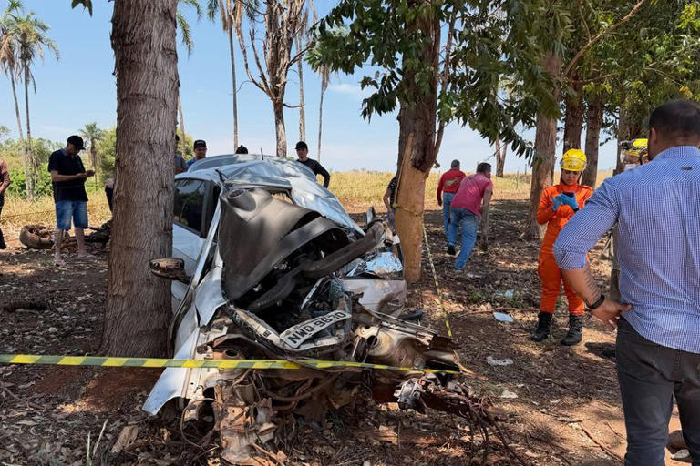 Beauty queen, 26, tragically dies after crashing into tree but toddler ...