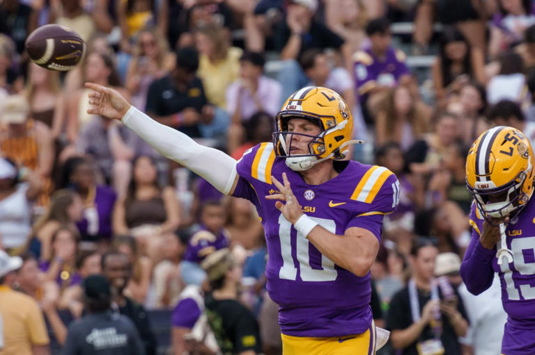 LSU climbs back to No. 10 in AP Top 25 poll