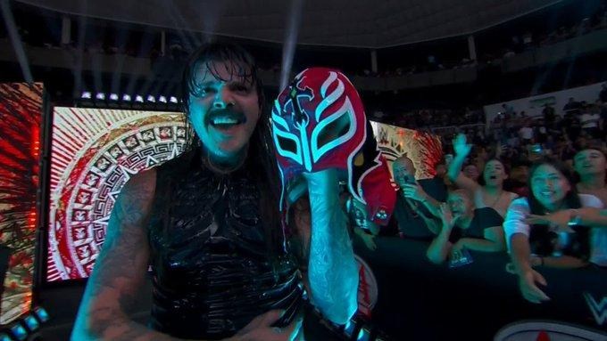 Dominik Mysterio humiliates father to earn shot at AAA Mega Championship