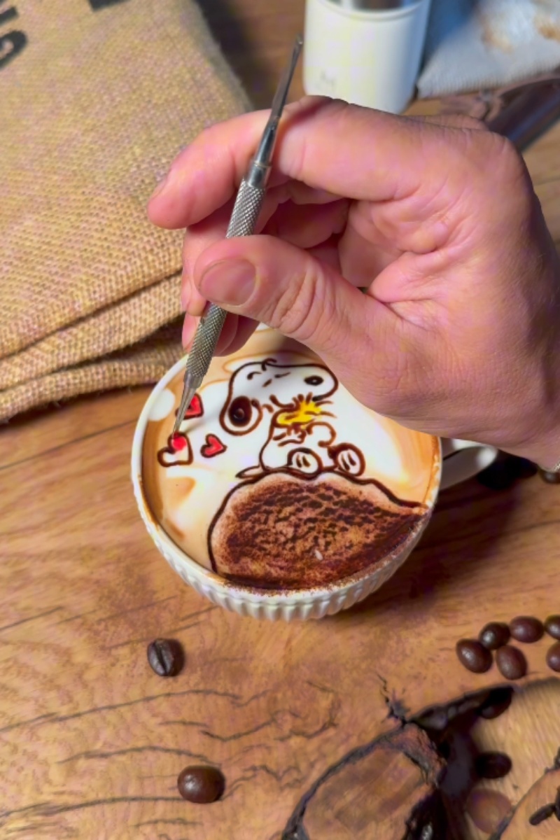 Coffee cup latte art creation